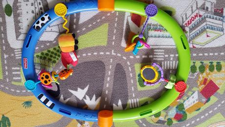 Hrazdicka fisher price aj na cestovanie, 