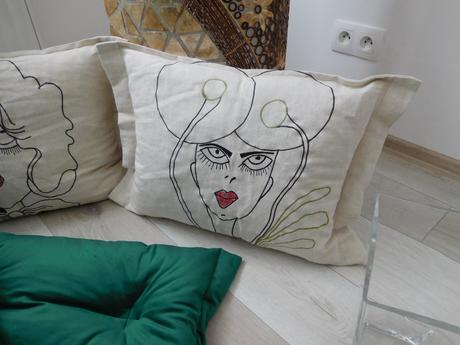 Vankúše v prírodnej farbe+zelené smaragdové, 