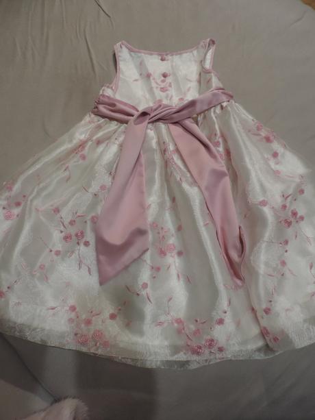 Sviatočný komplet, 104