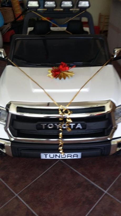 Autíčko na ovládanie zn.toyota tundra,