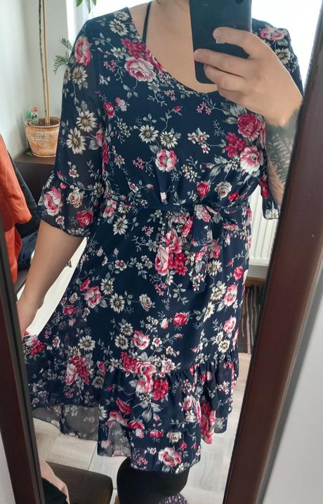 Kvietkované šaty, m