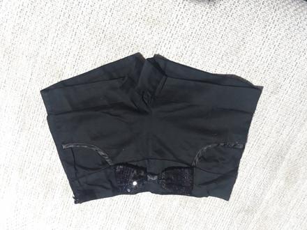 Pekné elegantné dievčenské kraťasy, 146