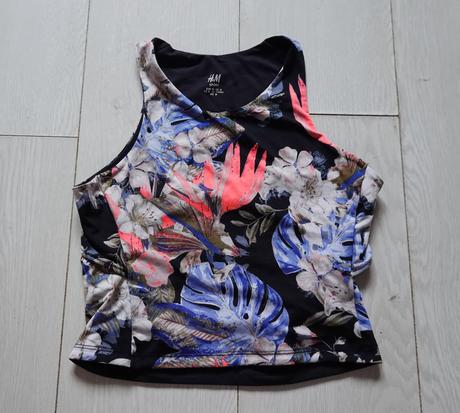 Top stav,poddajný,príjemný dlžka 40cm,šírka pod pa, h&m,m