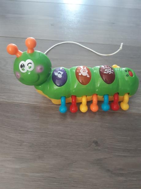 Hracia husenicka na tahanie,