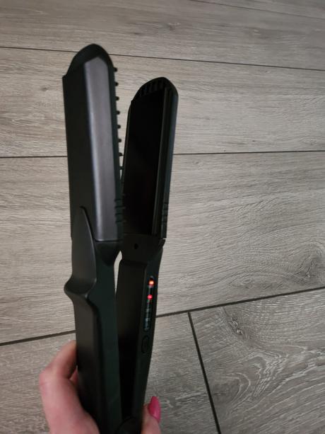 Široká žehlička na vlasy, 