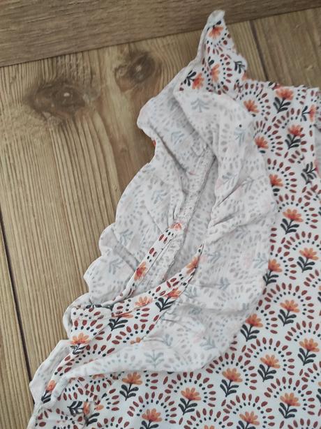 Tričko s volánikom, c&a,140