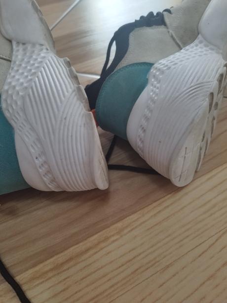 Moderné tenisky, 37