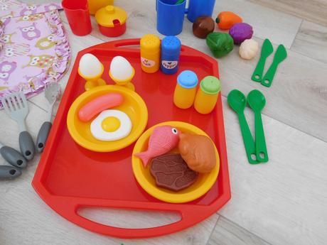 Príslúšenstvo pre bábiku/všetko ako na foto,,