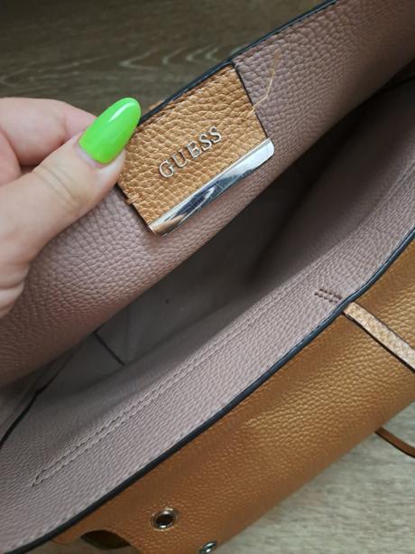 Kabelka guess, guess