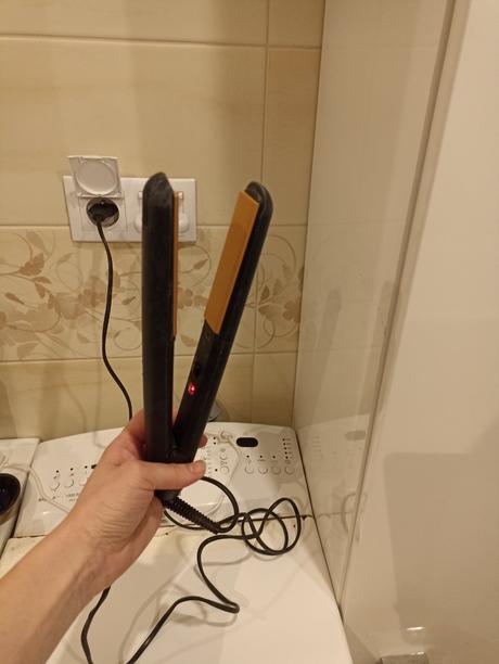 Žehlička na vlasy,