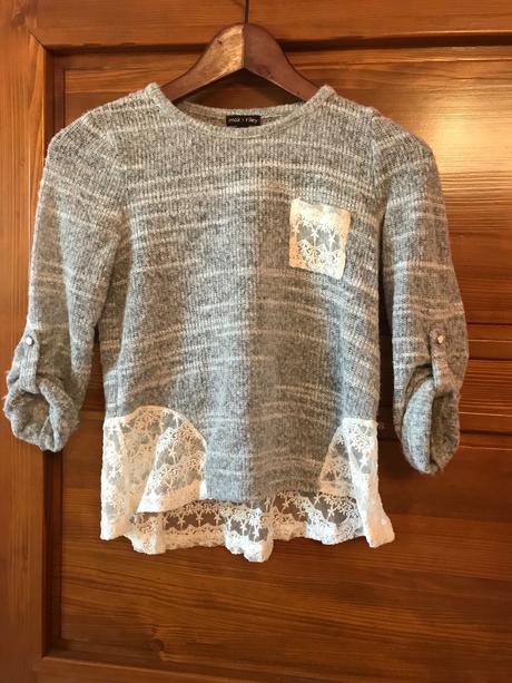 Svetrík s čipkou, 146