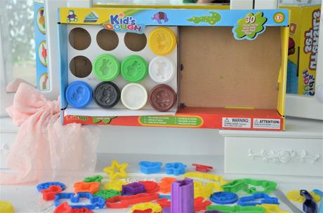 Vykrajovačky s príslušenstvom,