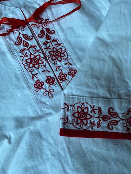 Ľudová košieľka, 98