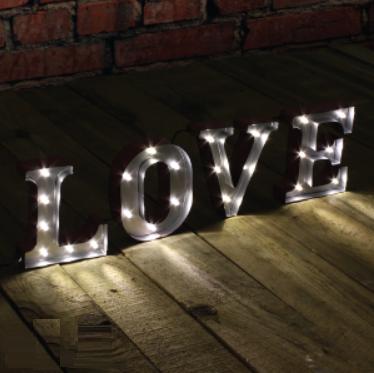 Svietiaca dekorácia love, 