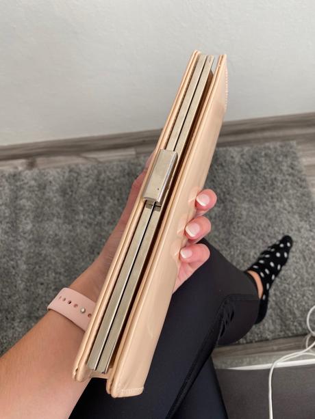 Lesklá slávnostná kabelka, 