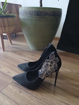 Elegantné lodičky s kvetinovou aplikáciou, 39