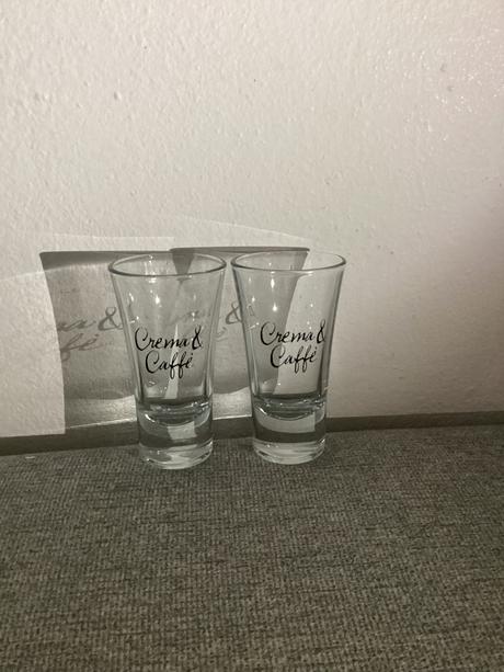 Dvaja kamoškovia k vášmu likéru, 