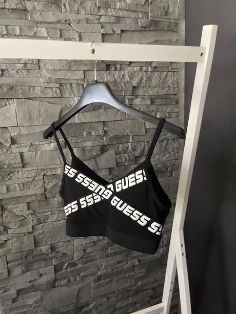 Guess v.xs, guess,xs