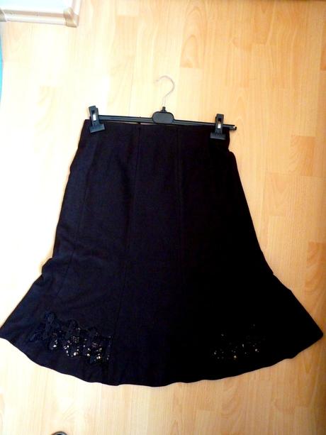 Tmavo hneda sukna s krajkou prechodna, 40