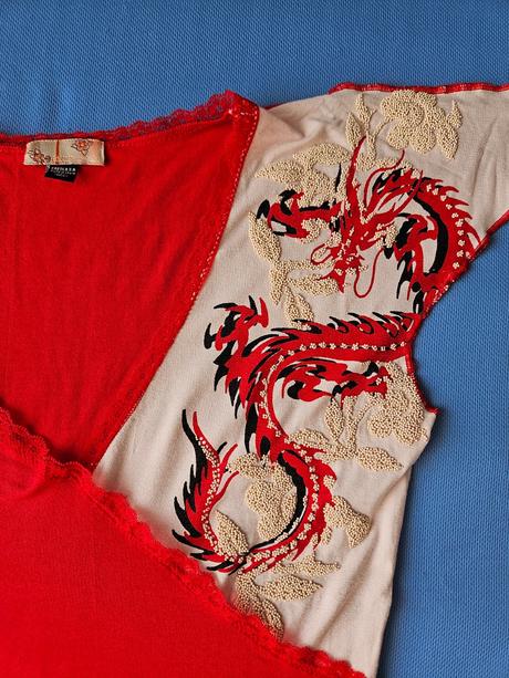 Ohnivočervené tričko s drakom, m