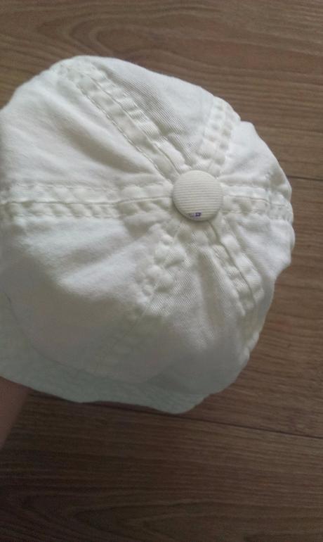 Kvalitný klobúčik, 74