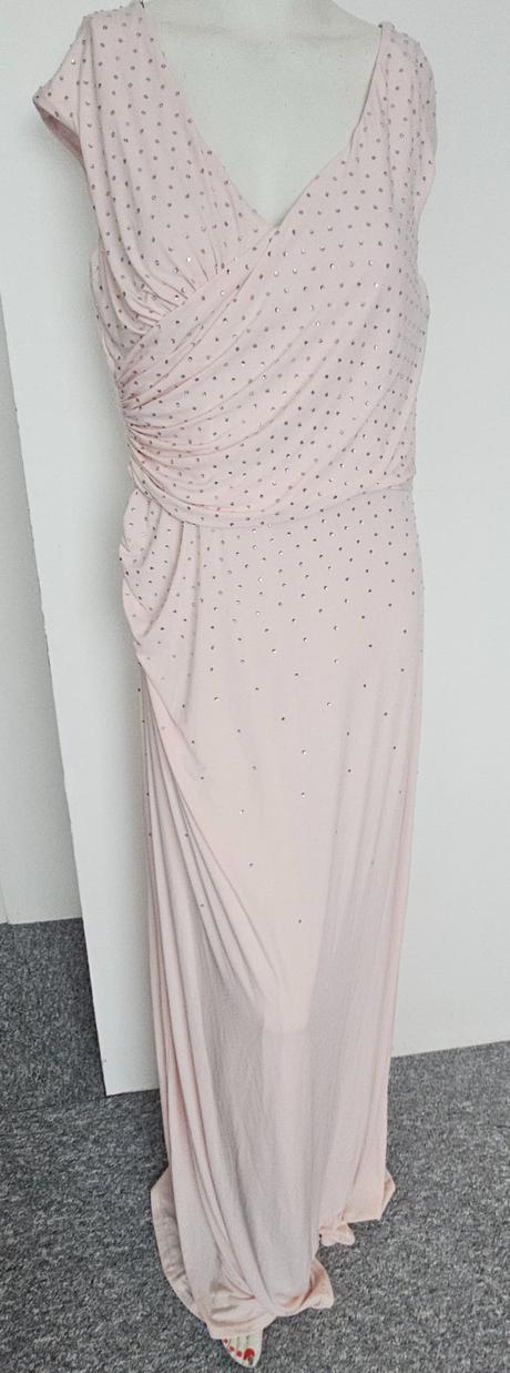 Spoločenské šaty, 40