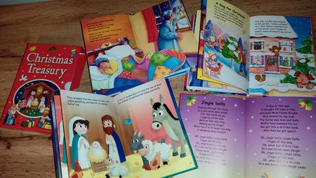 Vianočné knihy v boxe top stav,