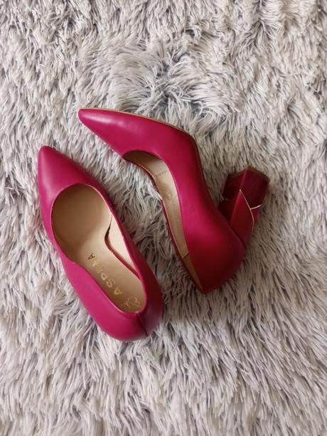 Cyklamenove lodicky, 36