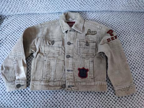 Menžestrova bundička, 98