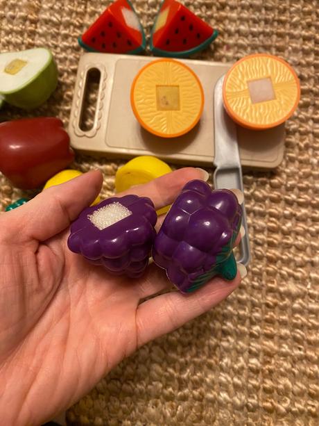 Plastové ovocie na krájanie,