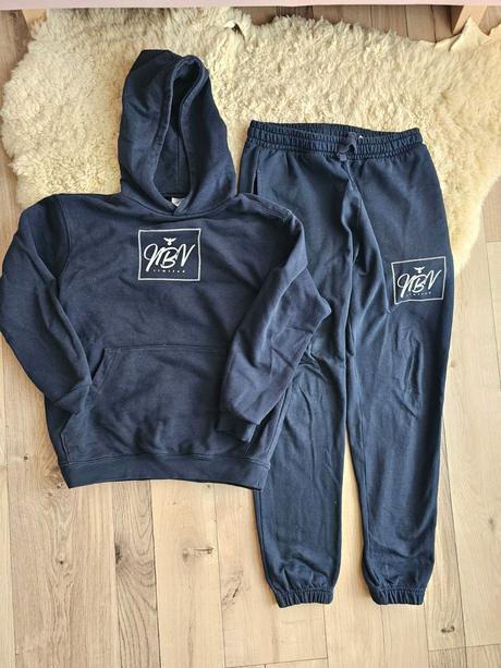 Tepláková súprava, 152