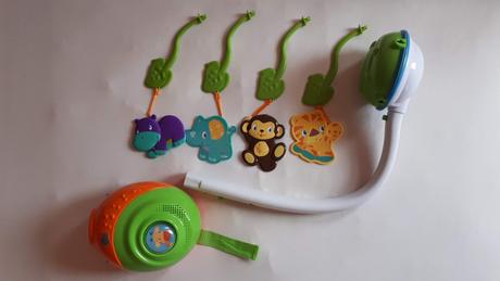 Kolotoč nad postieľku s hračkami, 