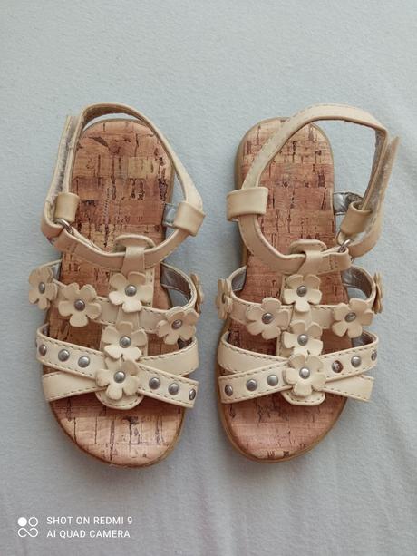 Sandálky, cupcake,26