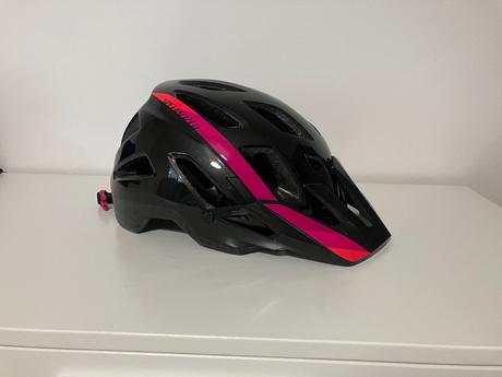 Dámska cyklistická prilba specialized, xl