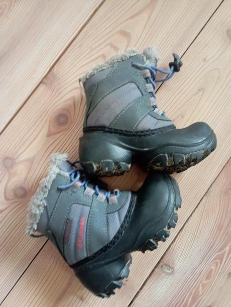 Snehule columbia, columbia,25