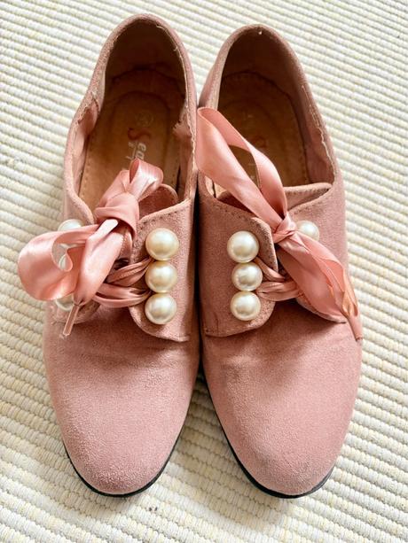 Topánky s perlami, 36