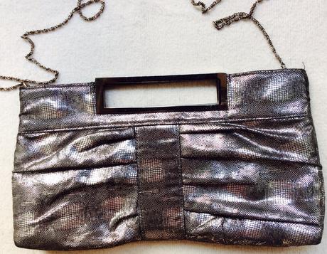 Strieborná listova kabelka,