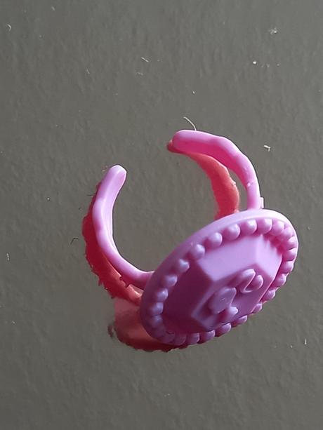 Barbie prsteň a pin, 