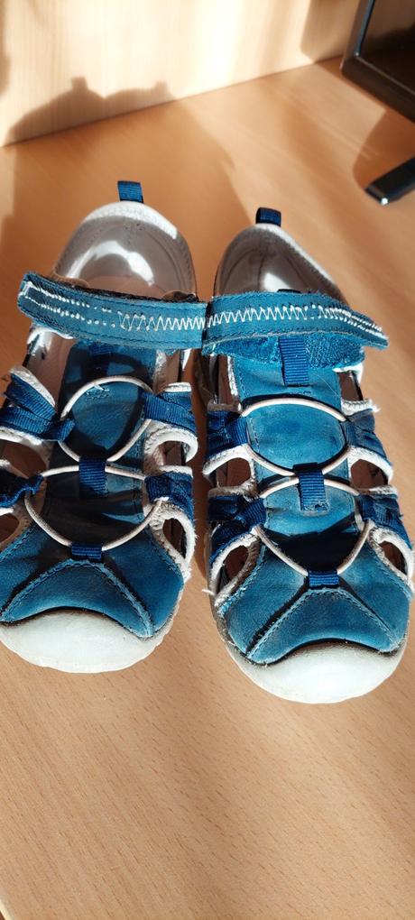 Sandalove topánky, 32