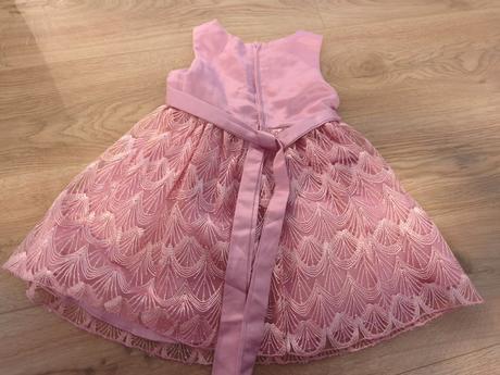 Krasne saty, s detailami a so spodnickou, velkost, 98