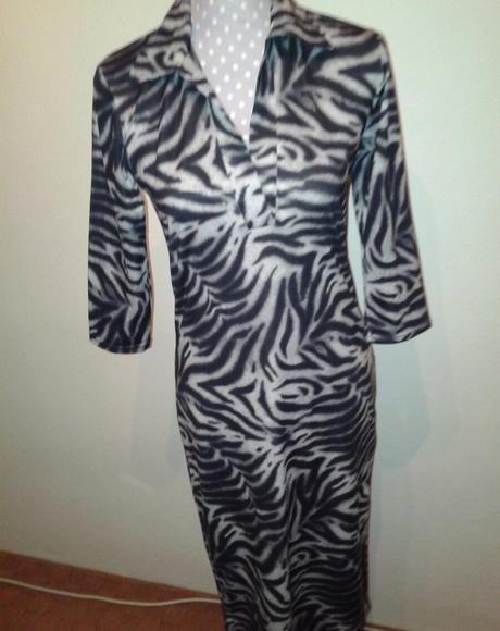 Sivočierne elastické šaty hennes veľ. s, s