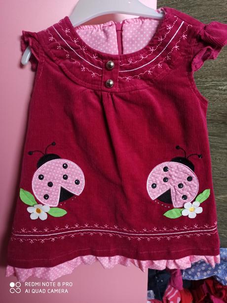 Menčestrové šaty, 74