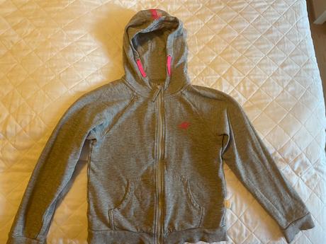 Sportova mikinka znacka 4f, 134