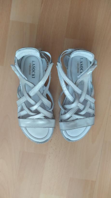 Sandálky, lasocki,31