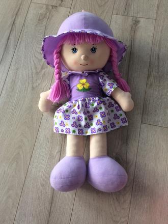 Krásna veľká bábika,