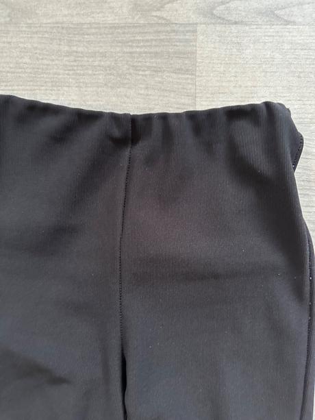 Vrubkovane legíny, house,s