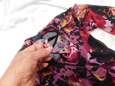 Luxusne velmi pekne saty, 38