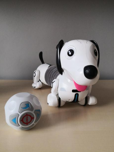 Interaktívný robopes,