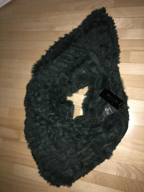 Pončo z králičej kožušiny, 