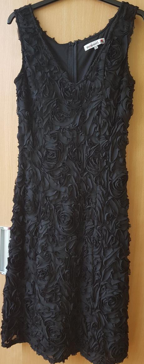 Značkové šaty, 36